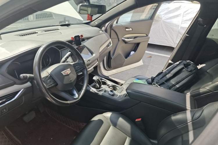 Used Cadillac XT4 2018 28T Two-Wheel Drive Leading Sport Model