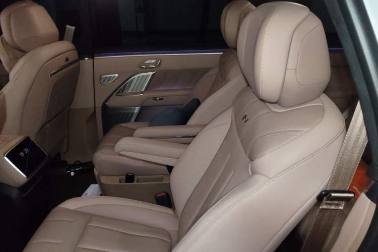 Used ONVO Luxeed L90 2025 Model—Ultra Six-Seater Version
