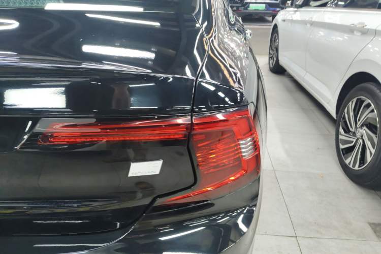 Used Volvo S90 New Energy 2021 T8 eDrive Hybrid Zhiyi Luxury Edition
