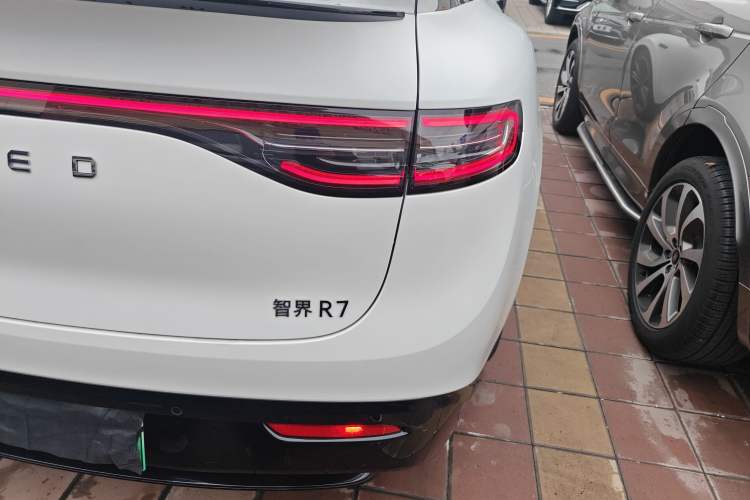 Used Hima Luxeed R7 2025 Range-Extended Version 251 km Max
