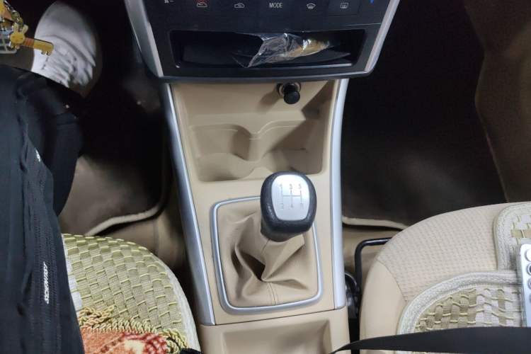 Used BAIC E Series 2013 Sedan 1.3L Manual Lotte Edition Gear Lever