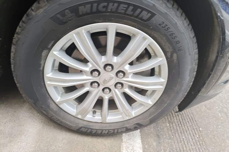 Used Cadillac XT5 2018 28E Four-Wheel Drive Tech Version