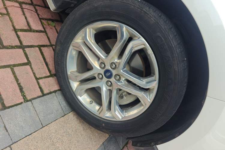 Used Ford Edge 2018 EcoBoost 245 Two-Wheel-Drive Titanium 7-Seater China V Standard Right Front Wheel Hub