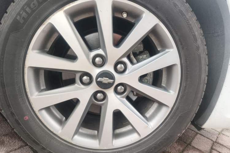 Used Chevrolet Malibu 2018 530T Automatic Luxury Edition Right Front Wheel Hub