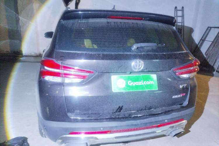 Used Brilliance V7 2018 280T DCT Luxury Model 5 Seats
