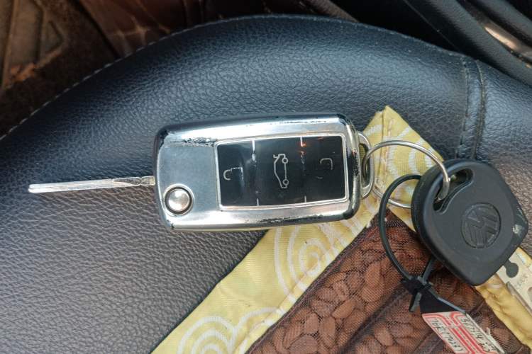 Used Volkswagen Santana 2015 1.6L Manual Comfort Edition Interior 1