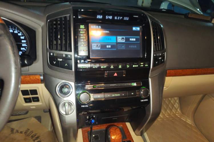 Used Toyota Land Cruiser 2012 4.6L Automatic VX-R Audio And AC Panel