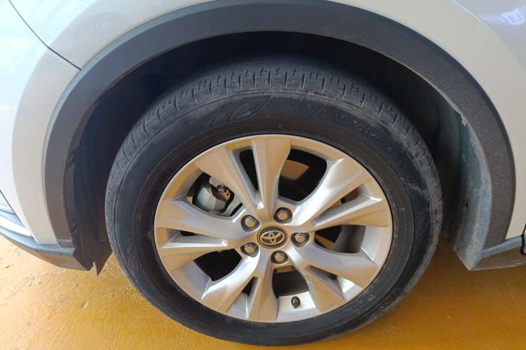 Used Toyota IZOA 2022 2.0L Yixing Version
