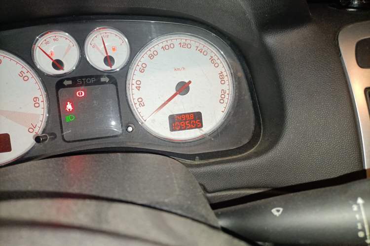 Used Peugeot 307 2013 1.6L Automatic CROSS Odometer Close Up