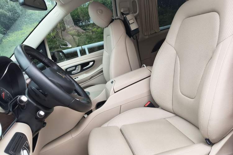 Used Mercedes-Benz V-Class 2022 V 260 Avantgarde Edition Left Front Seat