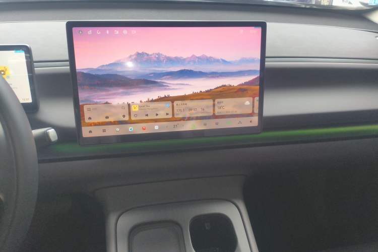 Used Leapmotor C16 2024 All-Electric 520 LiDAR Edition Audio And AC Panel