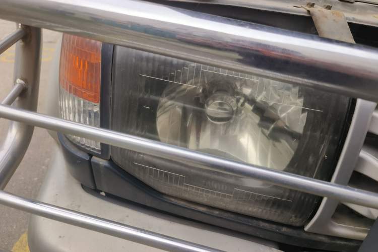 Used Leopaard Heijingang 2013 2.2L Manual Two-Wheel Drive Standard Version Right Front Headlight