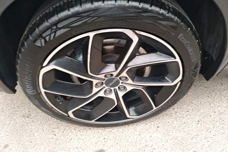 Used Lynk & Co 05 2020 2.0TD Two-Wheel Drive Shine Halo