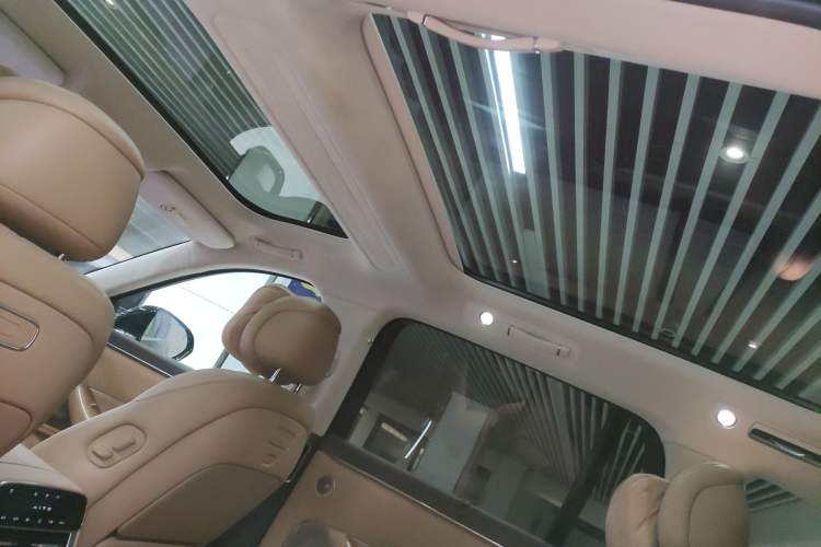 Used Hima AITO M8 2025 Extended-Range Ultra Version 53.4 kWh 6-Seater Edition
