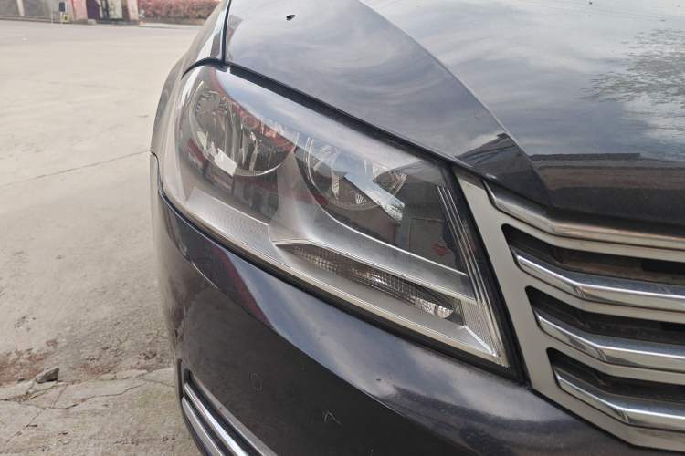 Used Volkswagen Magotan 2012 1.8TSI Luxury Model Right Front Headlight