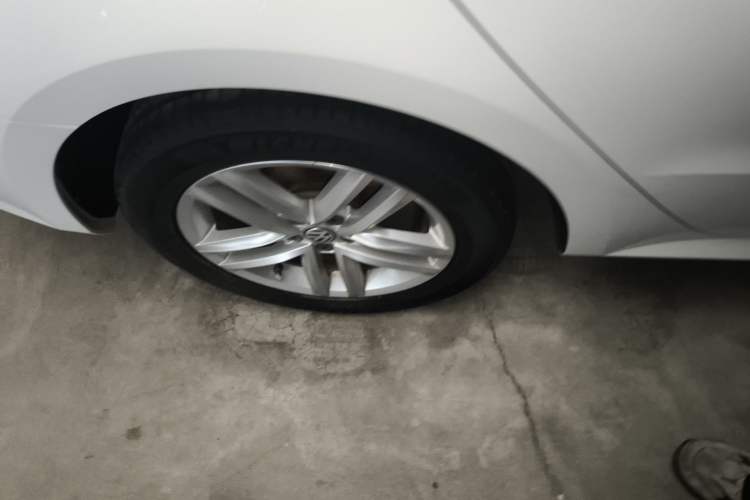 Used Volkswagen Gran Lavida 2017 180TSI DSG Comfort Edition Right Rear Wheel Hub