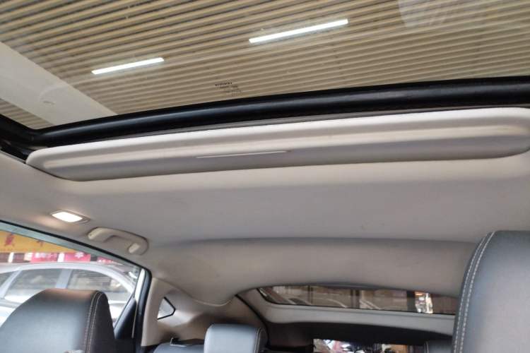 Used Venucia T90 2018 2.0L CVT Smart Connect Luxury Edition China V Standard
