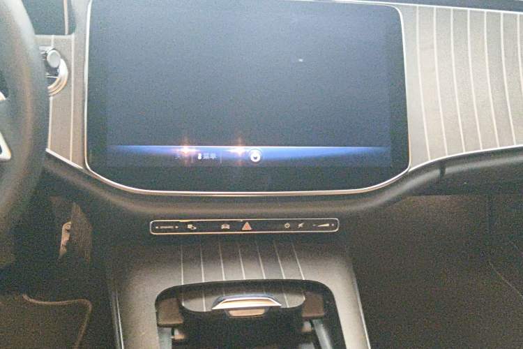 Used Mercedes-Benz E-Class 2024 Refresh E 300 L Stylish Edition Audio And AC Panel