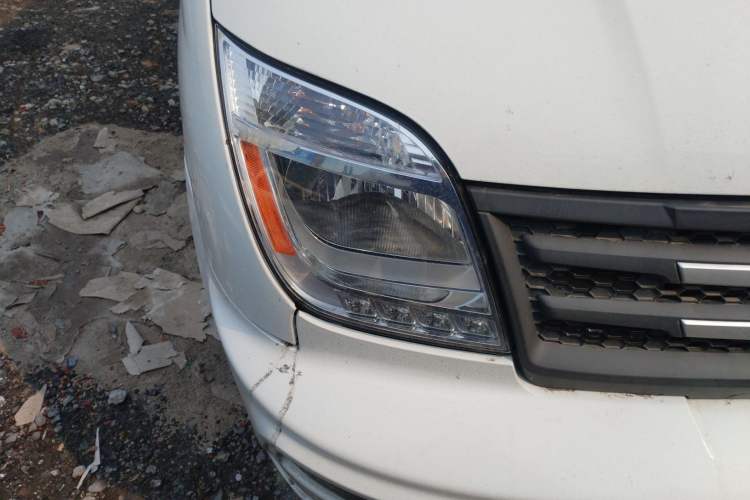 Used SAIC MAXUS Xintu V80 2021 2.0T Manual Classic Aoyuntong Short Wheelbase Mid-Roof 5/6-Seater