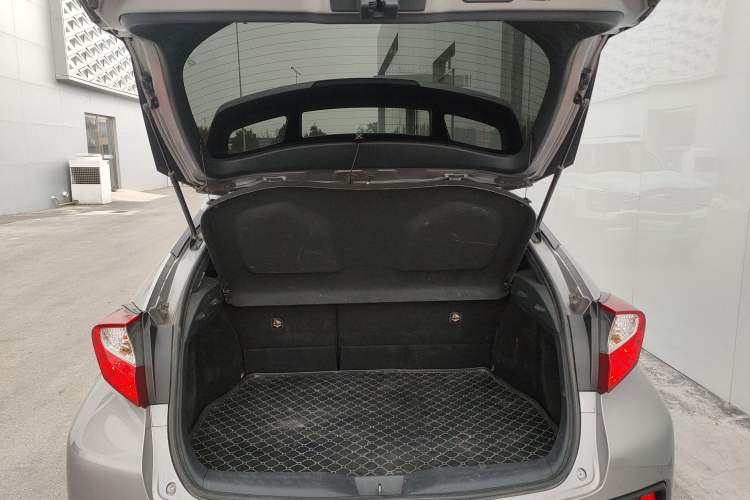 Used Toyota IZOA 2018 2.0L Yichi Edition China V Standard