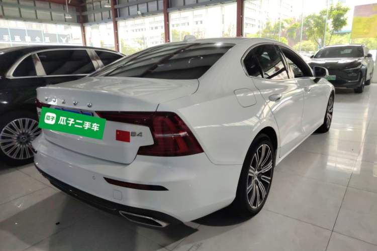 Used Volvo S60 2022 B4 Zhiyuan Luxury Edition