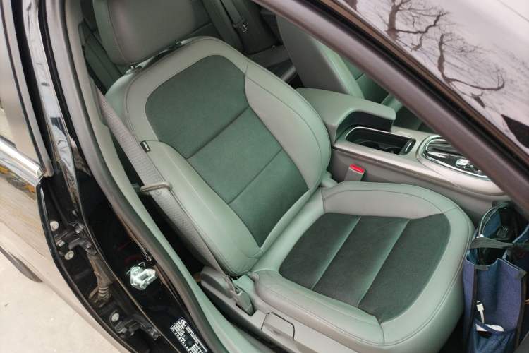 Used Chevrolet Malibu 2014 2.4L Automatic Luxury Edition Right Front Seat