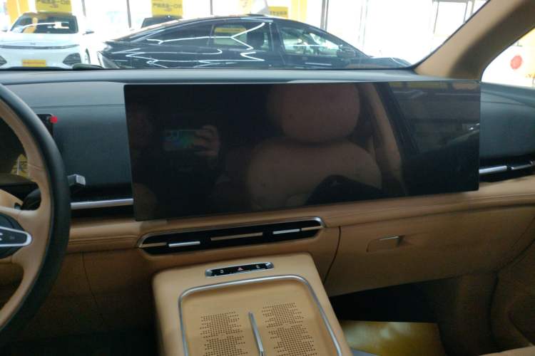 Used VOYAH Dream 2025 PHEV Four-Wheel Drive Excellence Kunpeng Edition