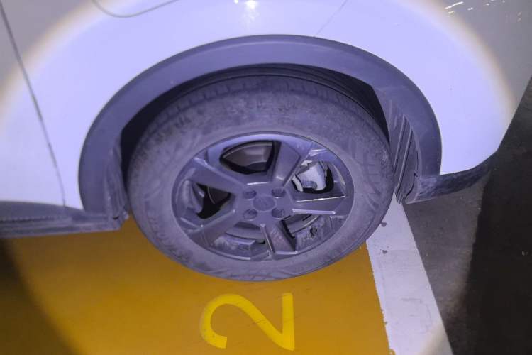 Used Geometry E Firefly 2024 301km Starlight Right Front Wheel Hub