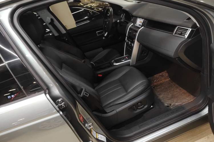 Used Land Rover Discovery Sport 2016 2.0T SE Right Front Seat