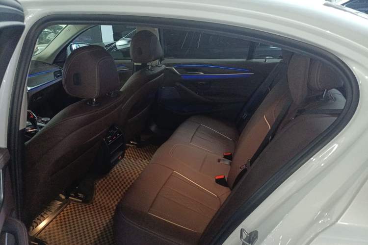 Used BMW 5 Series 2021 530Li Leading Luxury Package Left Rear Seat