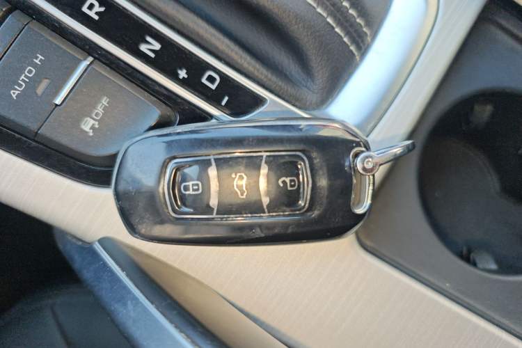 Used Geely Auto Emgrand X7 Sport 2018 1.8TD Automatic Two-Wheel Drive Smart Connect 4G Internet Edition
