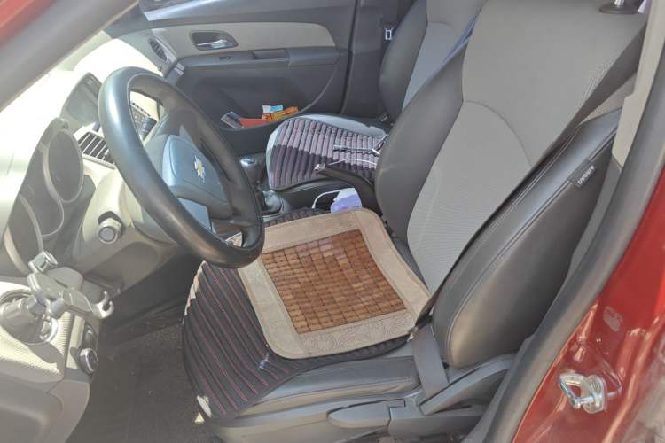 Used Chevrolet Cruze 2012 1.6L SE MT Left Front Seat