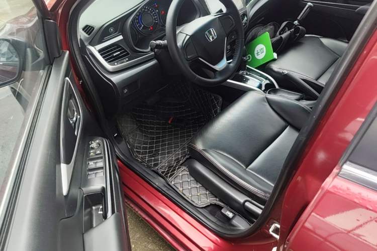 Used Honda Crider 2015 1.8L automatic comfort version
