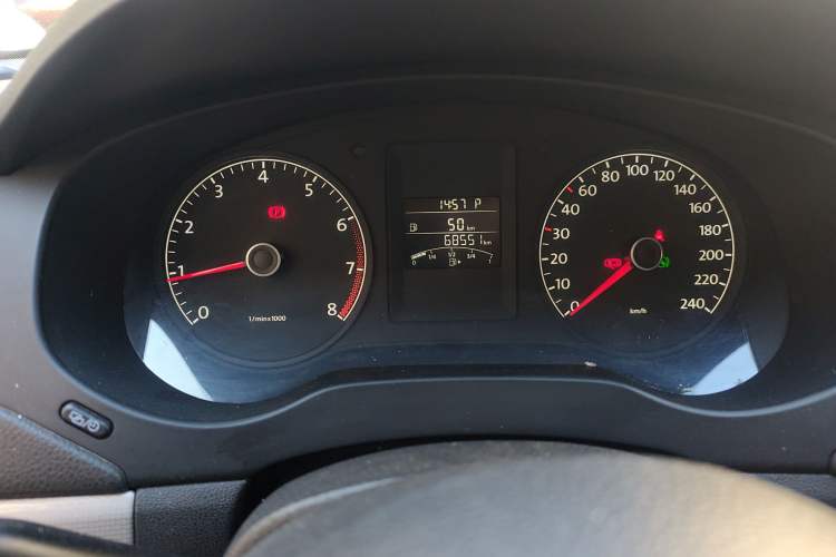Used Volkswagen Sagitar 2014 Revised Version 1.6L Automatic Leading Edition Instrument Cluster