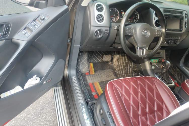 Used Volkswagen Tiguan 2015 2.0 TSI Automatic All-Wheel Drive Flagship Edition
