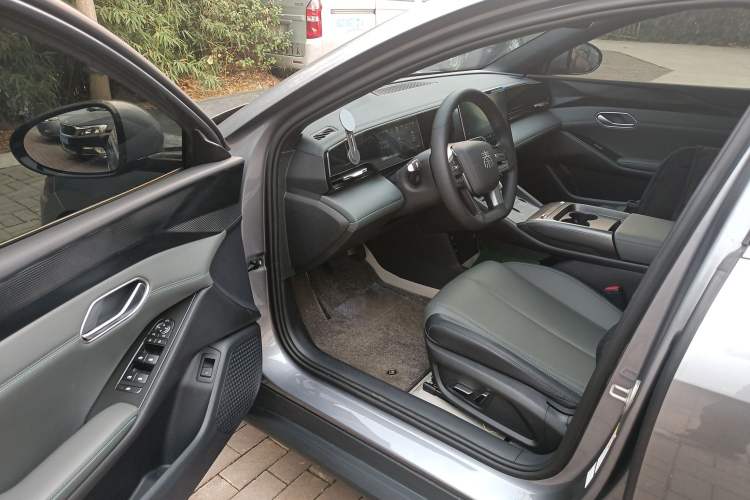 Used BYD Qin L 2025 EV 470KM Leading Edition