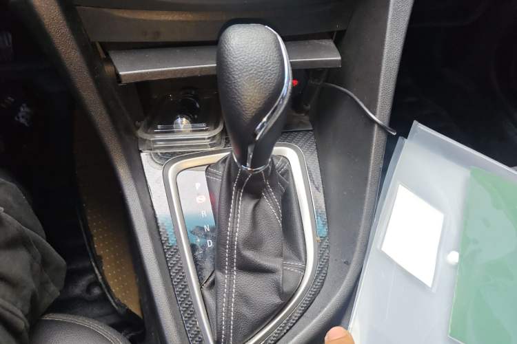 Used Buick GT 2015 15N Automatic Deluxe Edition Gear Lever