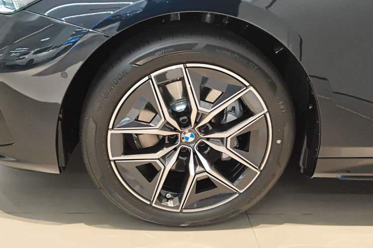 Used BMW 5 Series 2024 530i Leading Model M Sport Package