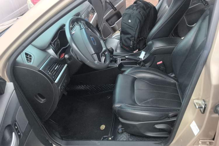 Used Geely Auto Emgrand 2017 Sedan Million Edition 1.3T Manual Top-Grade Version
