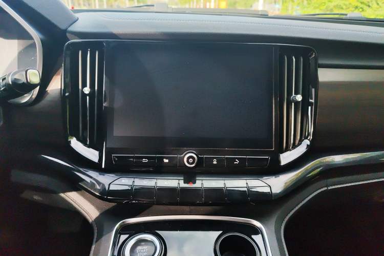 Used JMC Yuhu 9 2019 2.0T Automatic Gasoline Two-Wheel Drive Comfort Edition