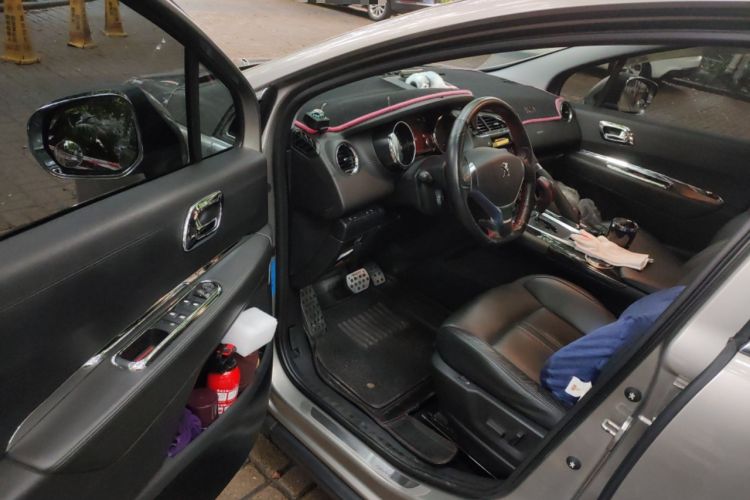 Used Peugeot 3008 2015 2.0L Automatic Trend Edition Driver Seat