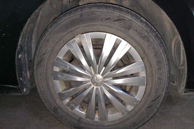 Used Volkswagen Santana 2016 1.4L Manual Fashion Edition Right Front Wheel Hub