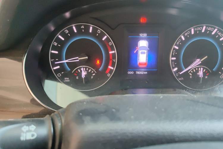 Used Haval H2 2016 Red-Label 1.5T Manual Two-Wheel Drive Luxury Model Odometer Close Up