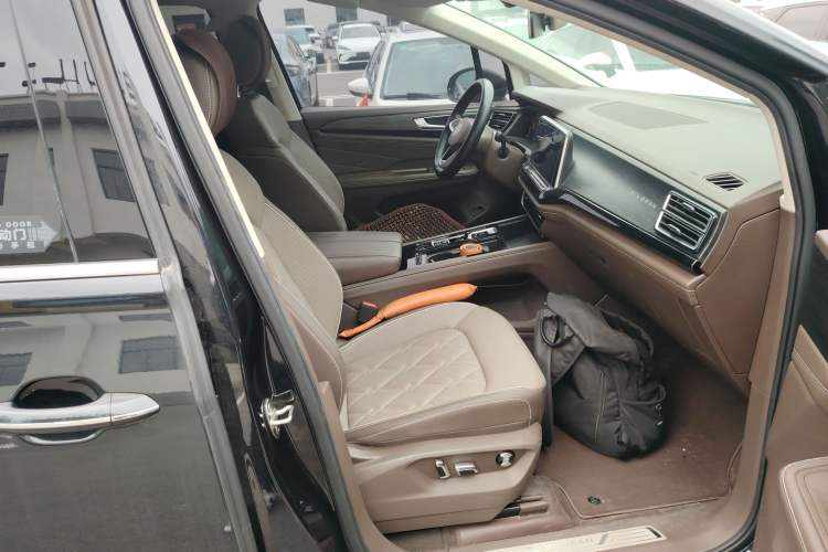 Used Volkswagen Viloran 2022 380TSI Prestige Edition Right Front Seat