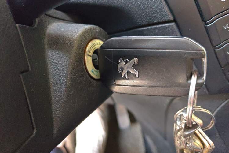 Used Peugeot 301 2014 1.6L Manual Comfort Edition