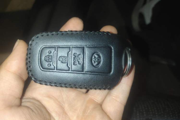 Used Toyota Avalon 2019 Dual-Engine 2.5L Luxury Edition China VI Standard Vehicle Key