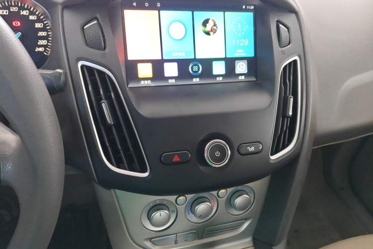 Used Ford Focus 2012 Sedan 1.6L Manual Comfort Model