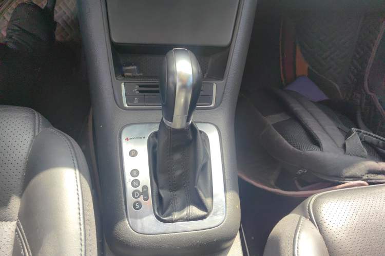 Used Volkswagen Tiguan 2013 1.8 TSI Automatic All-Wheel Drive Luxury Model Gear Lever