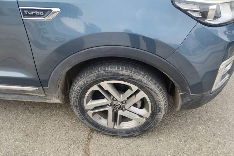 Used CHANGAN CS55 2018 1.5T Manual Colorful Model China V Standard
