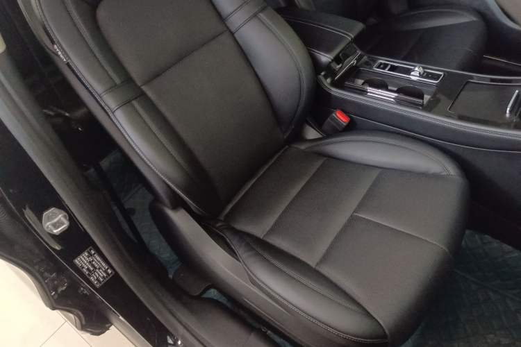 Used Lincoln Corsair 2023 2.0T Two-Wheel Drive Luxury Edition Right Front Seat